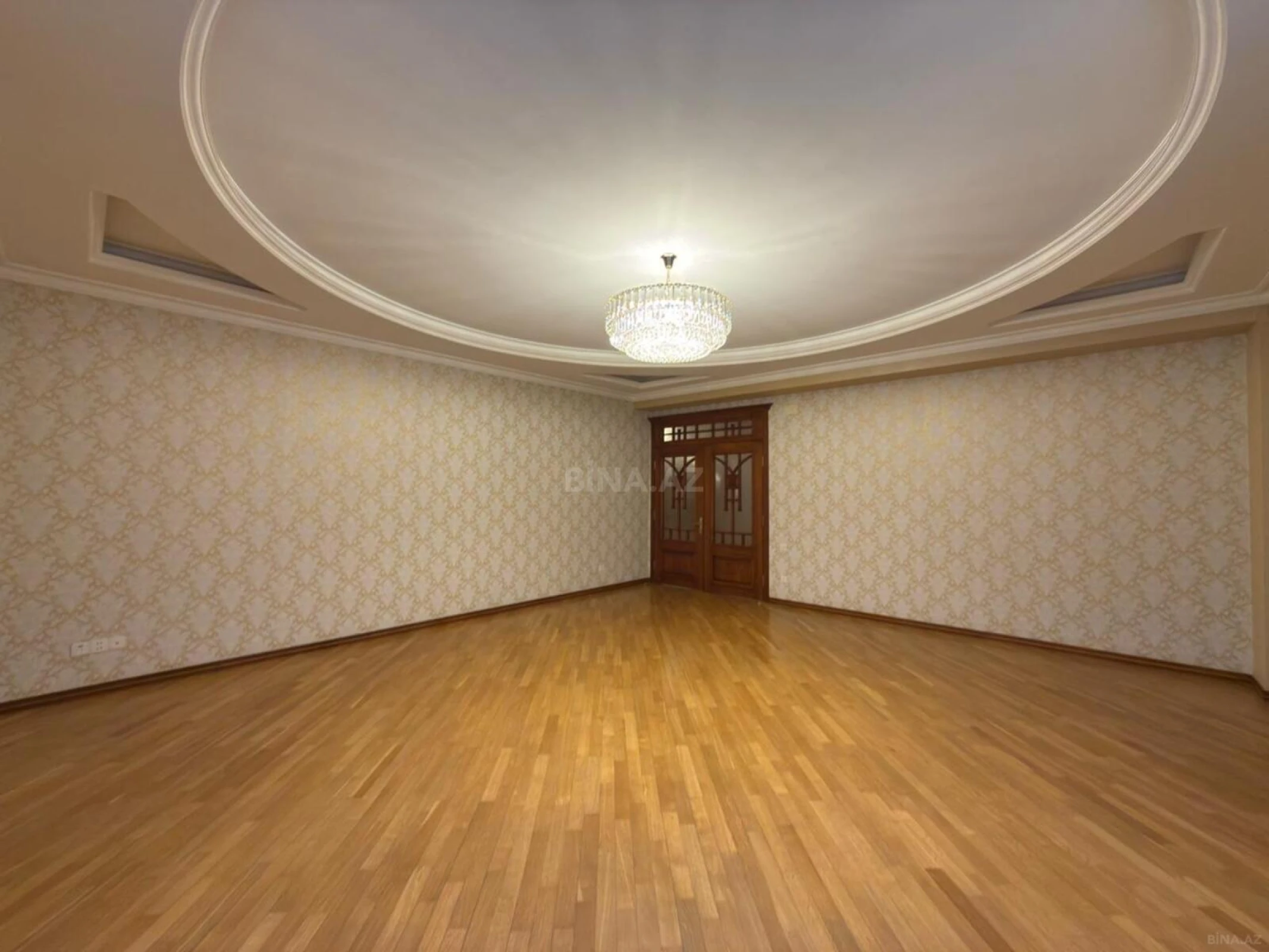 Satılır 3 otaqlı mənzil 145 m²