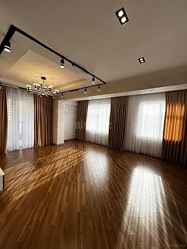 Satılır 3 otaqlı mənzil 128 m²