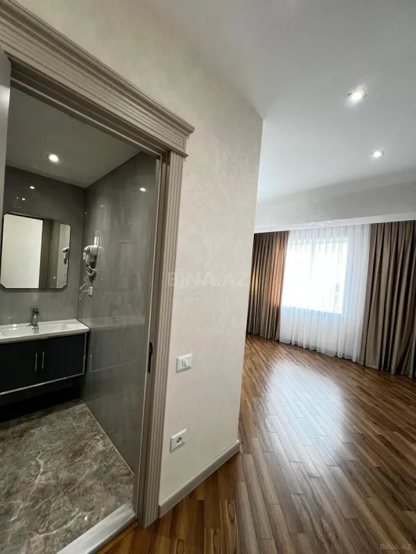 Satılır 3 otaqlı mənzil 128 m²