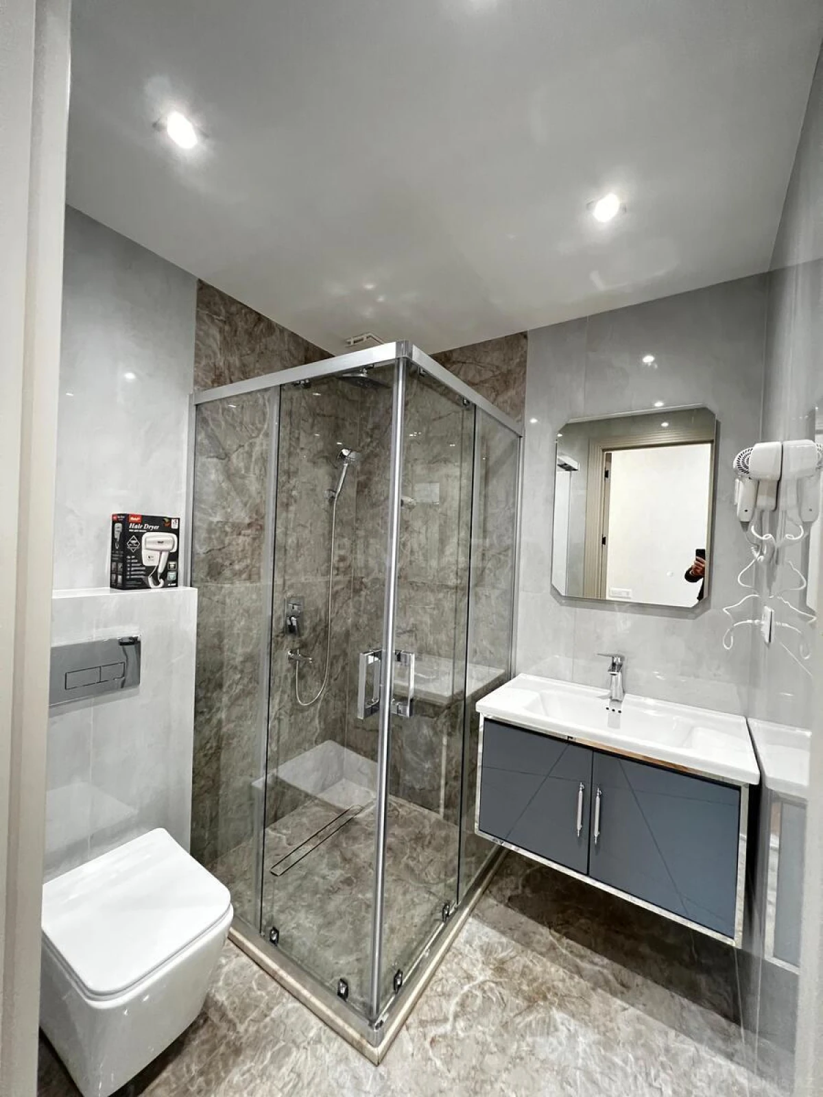 Satılır 3 otaqlı mənzil 128 m²