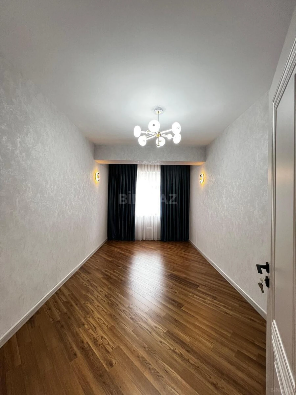 Satılır 3 otaqlı mənzil 128 m²