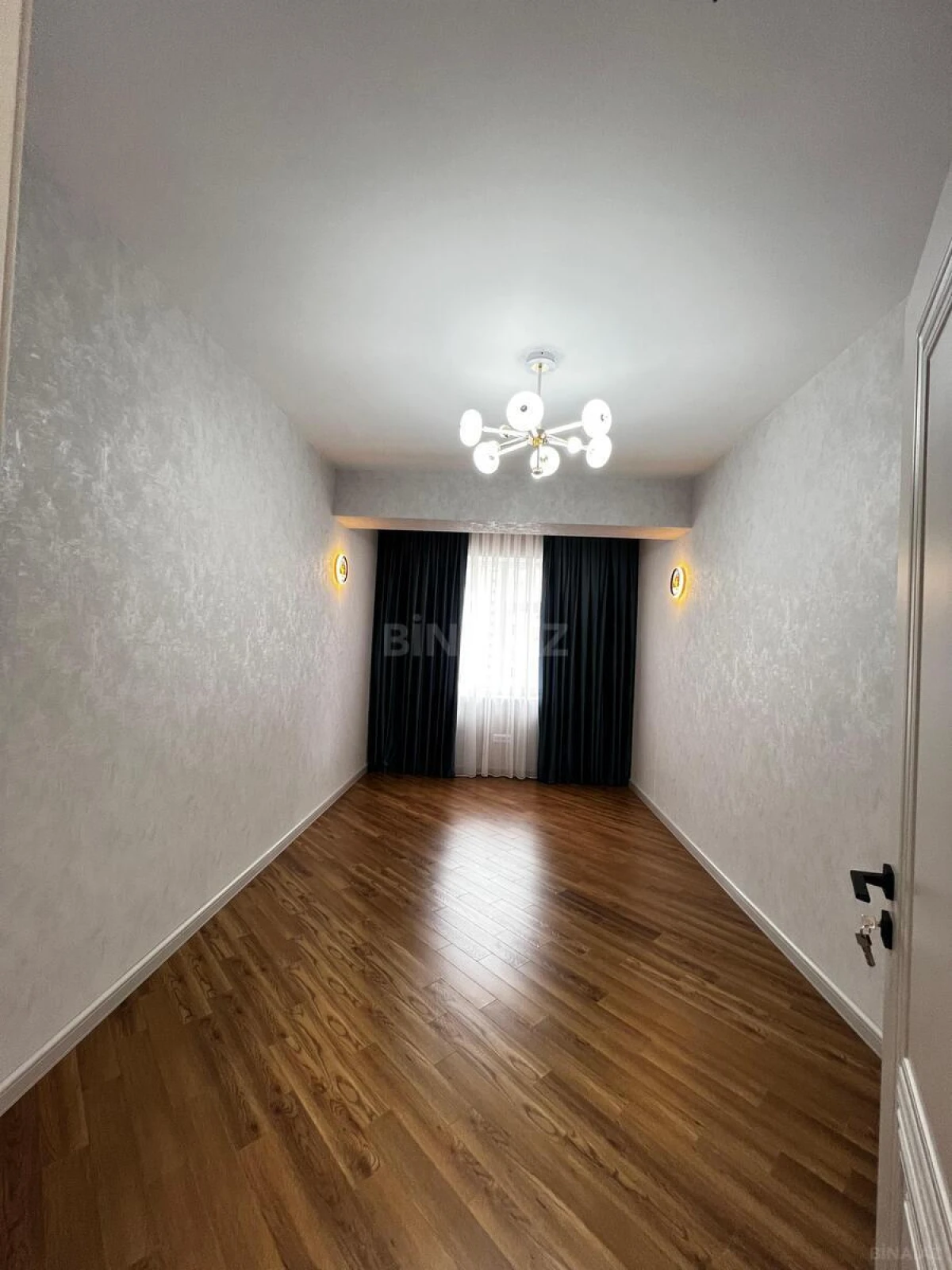 Satılır 3 otaqlı mənzil 128 m²