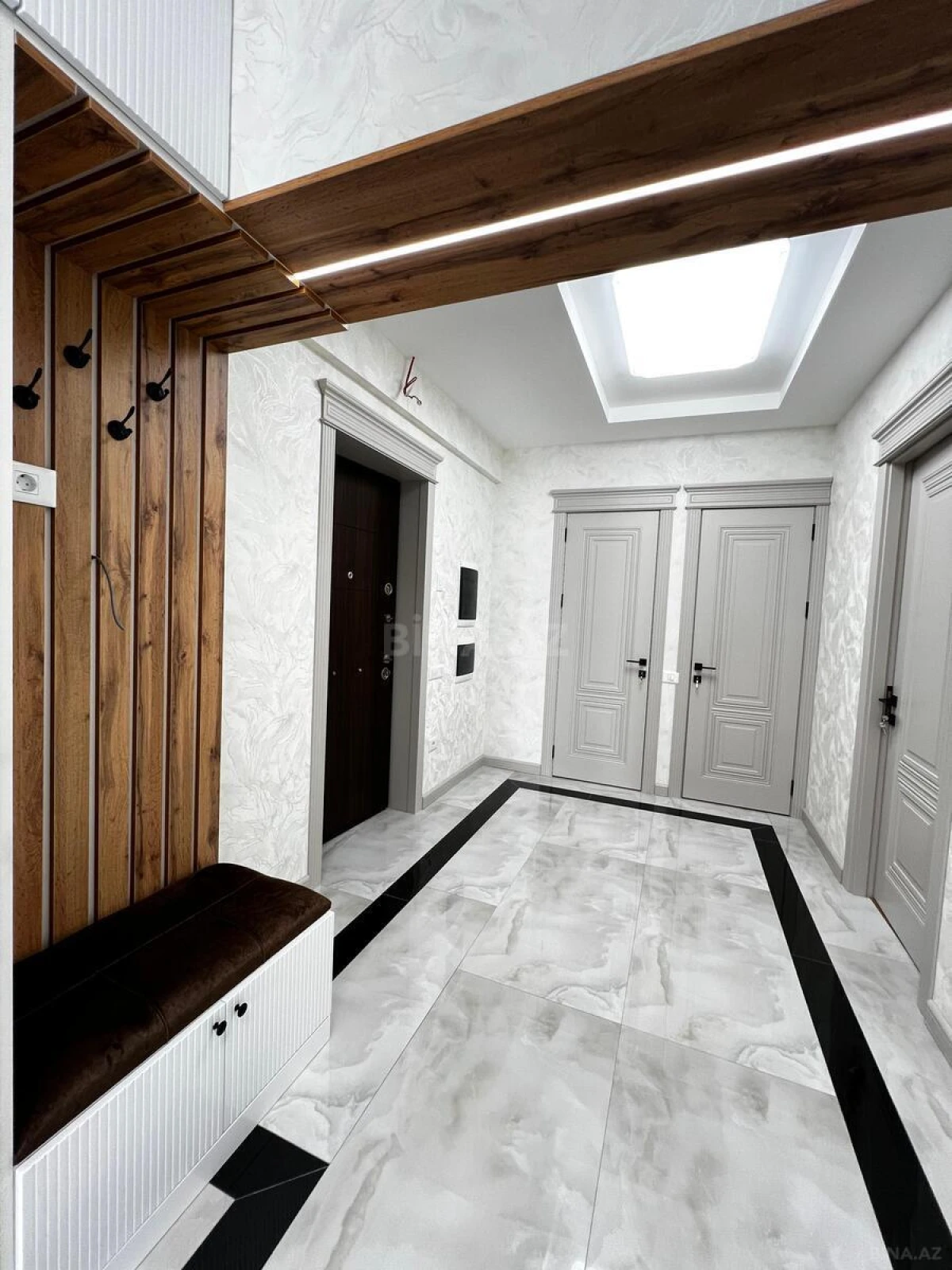 Satılır 3 otaqlı mənzil 128 m²