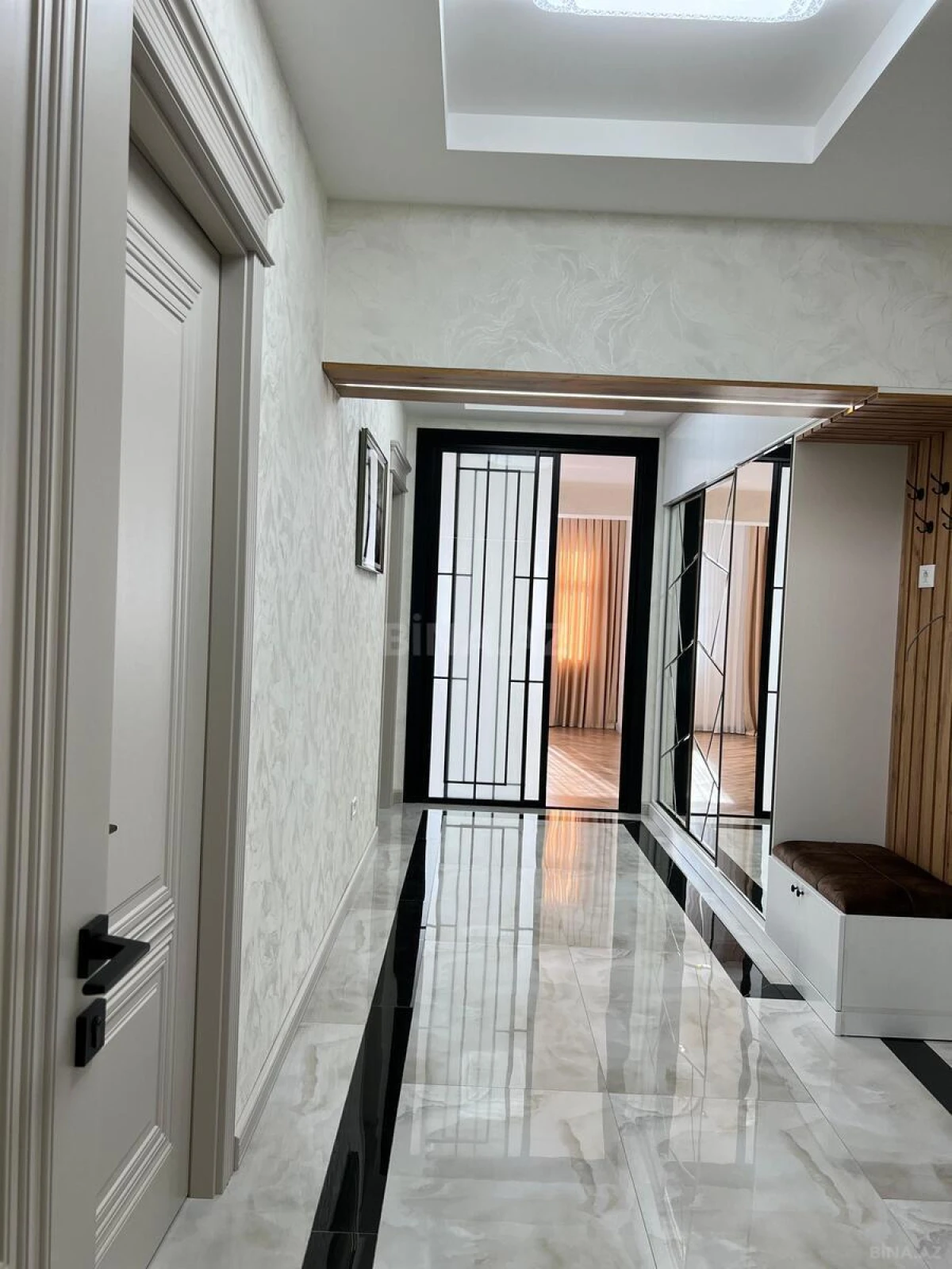 Satılır 3 otaqlı mənzil 128 m²