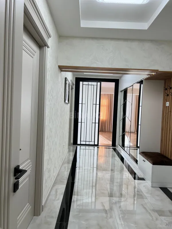 Satılır 3 otaqlı mənzil 128 m²
