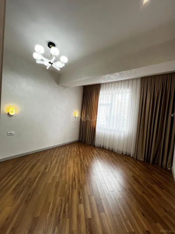 Satılır 3 otaqlı mənzil 128 m²