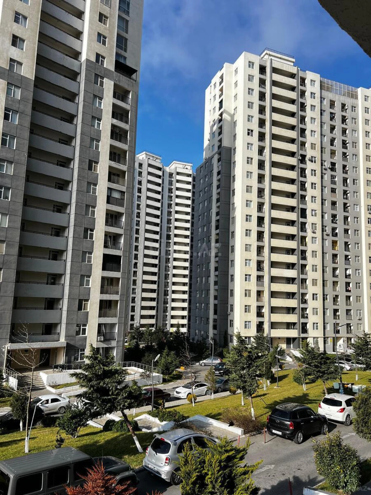 Satılır 3 otaqlı mənzil 128 m²