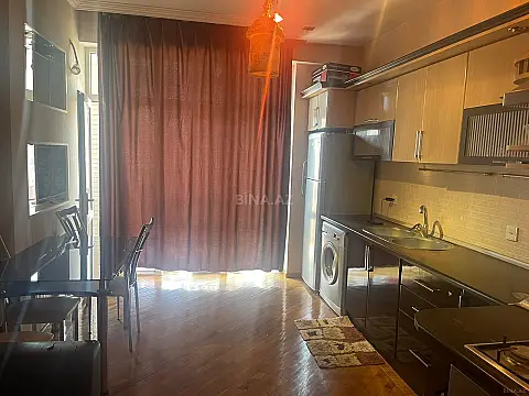Satılır 2 otaqlı mənzil 82 m²