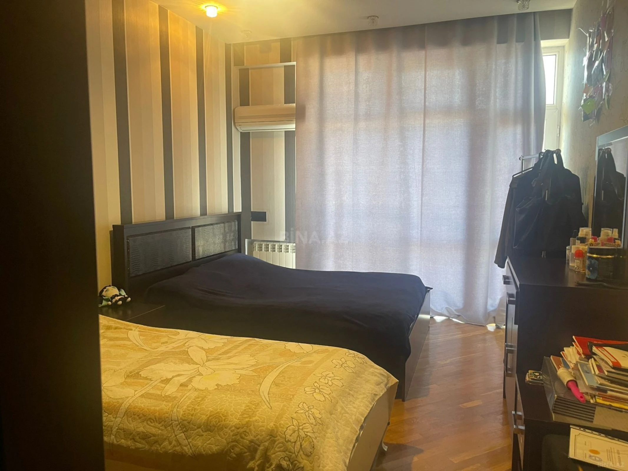 Satılır 2 otaqlı mənzil 82 m²