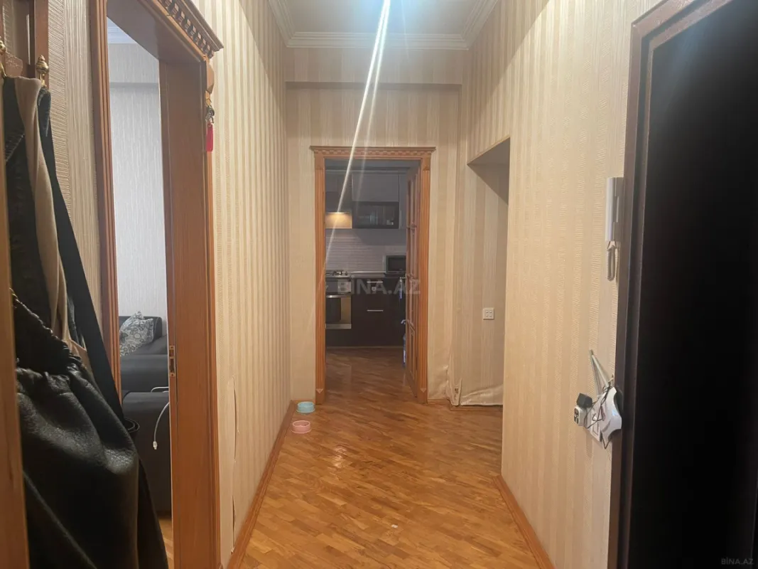 Satılır 2 otaqlı mənzil 82 m²
