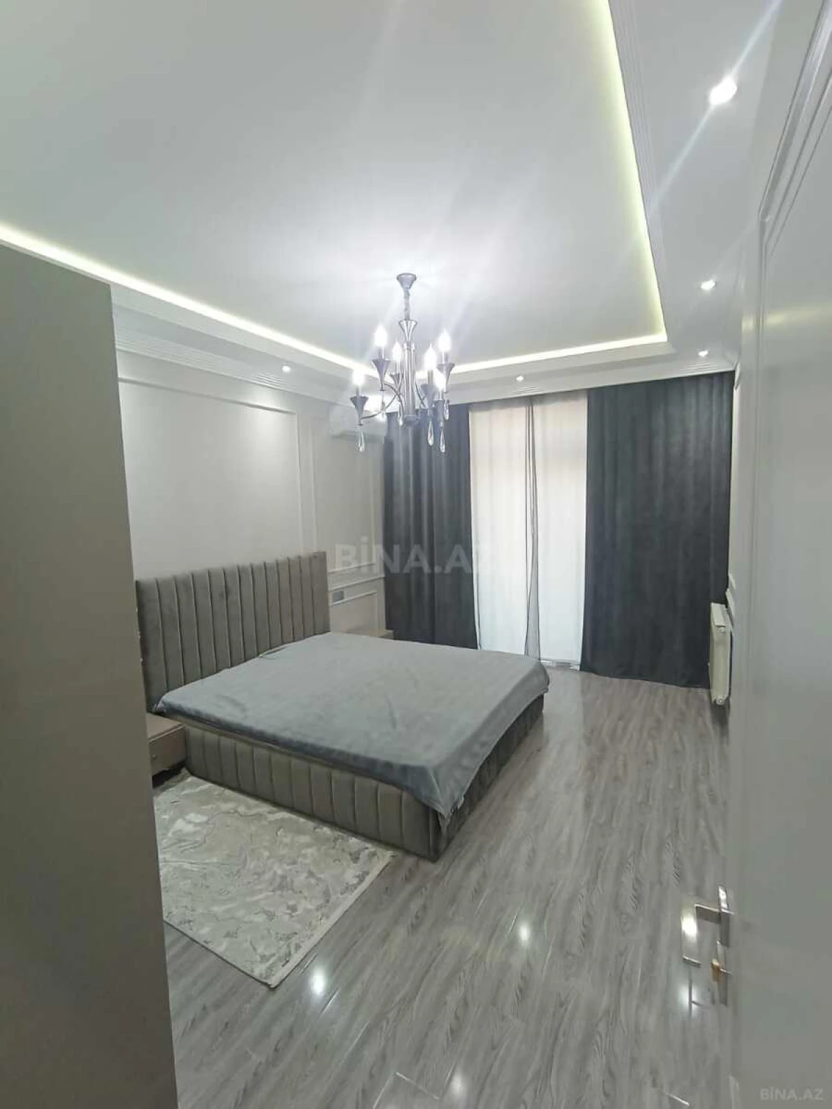 Kirayə verilir 2 otaqlı mənzil 106 m²