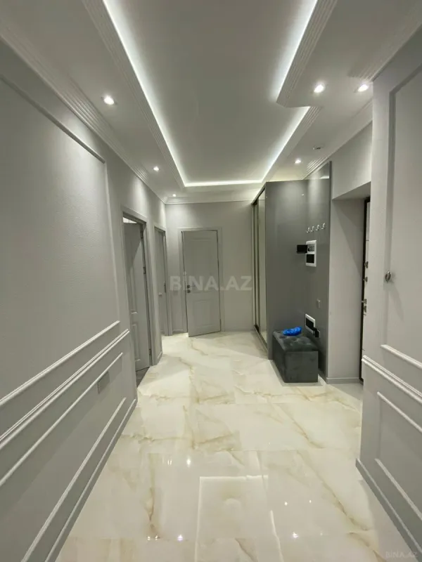 Kirayə verilir 2 otaqlı mənzil 106 m²