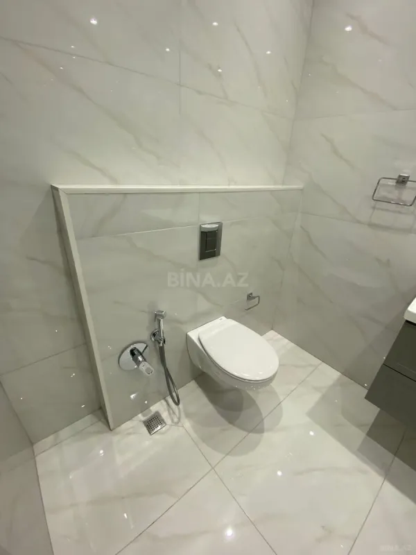 Kirayə verilir 2 otaqlı mənzil 106 m²