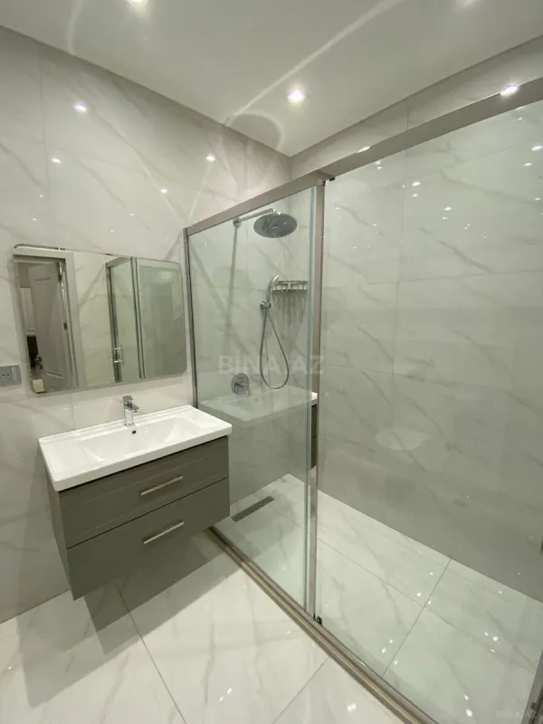 Kirayə verilir 2 otaqlı mənzil 106 m²