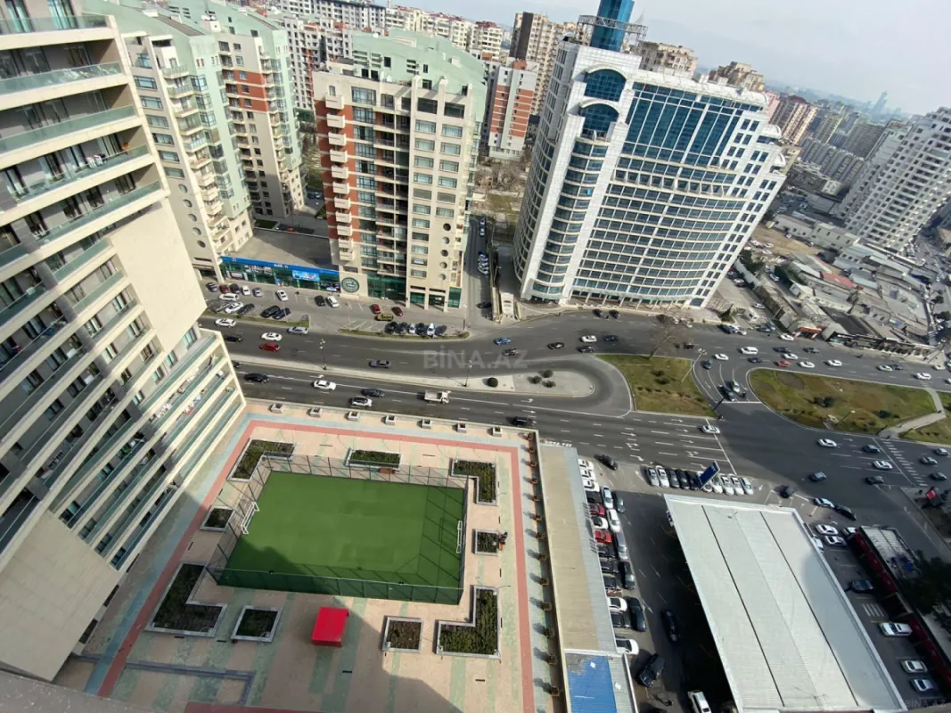 Kirayə verilir 2 otaqlı mənzil 106 m²