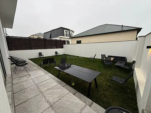 Satılır 5 otaqlı həyət evi 240 m²