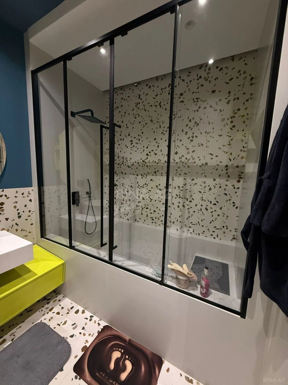 Satılır 5 otaqlı həyət evi 240 m²