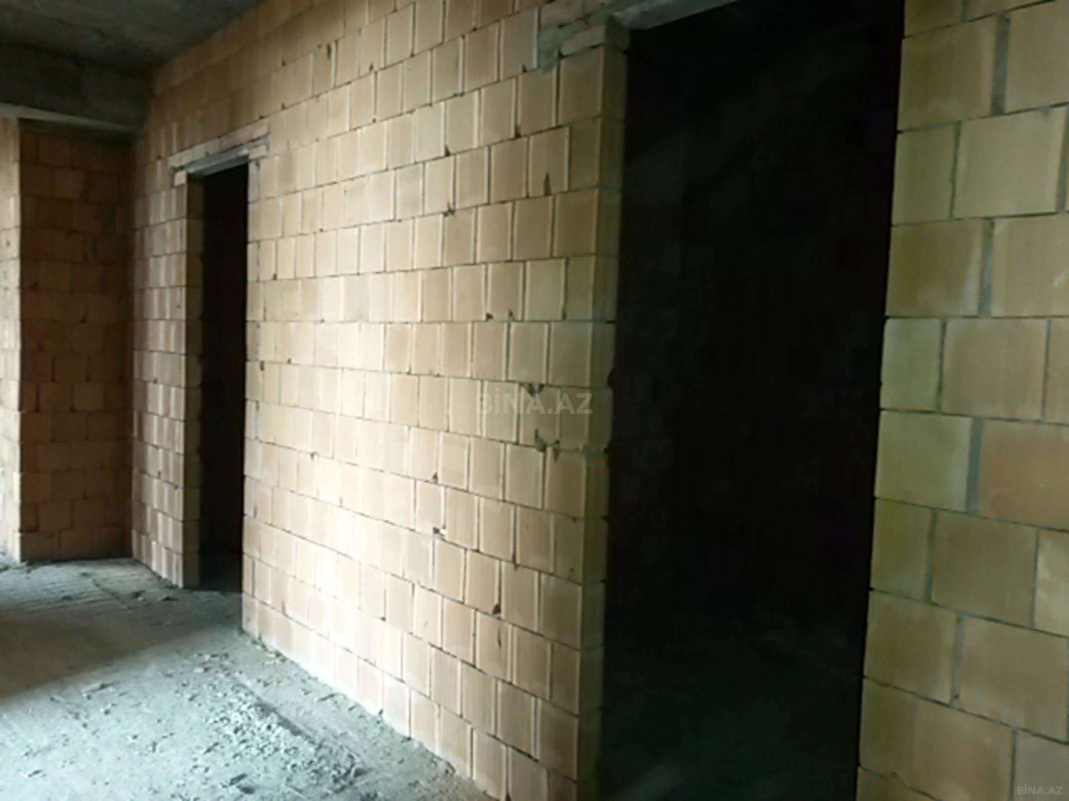 Satılır 3 otaqlı mənzil 163 m²