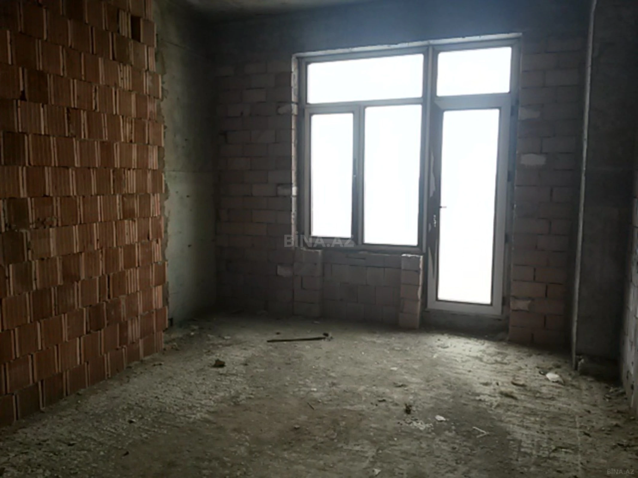 Satılır 3 otaqlı mənzil 163 m²