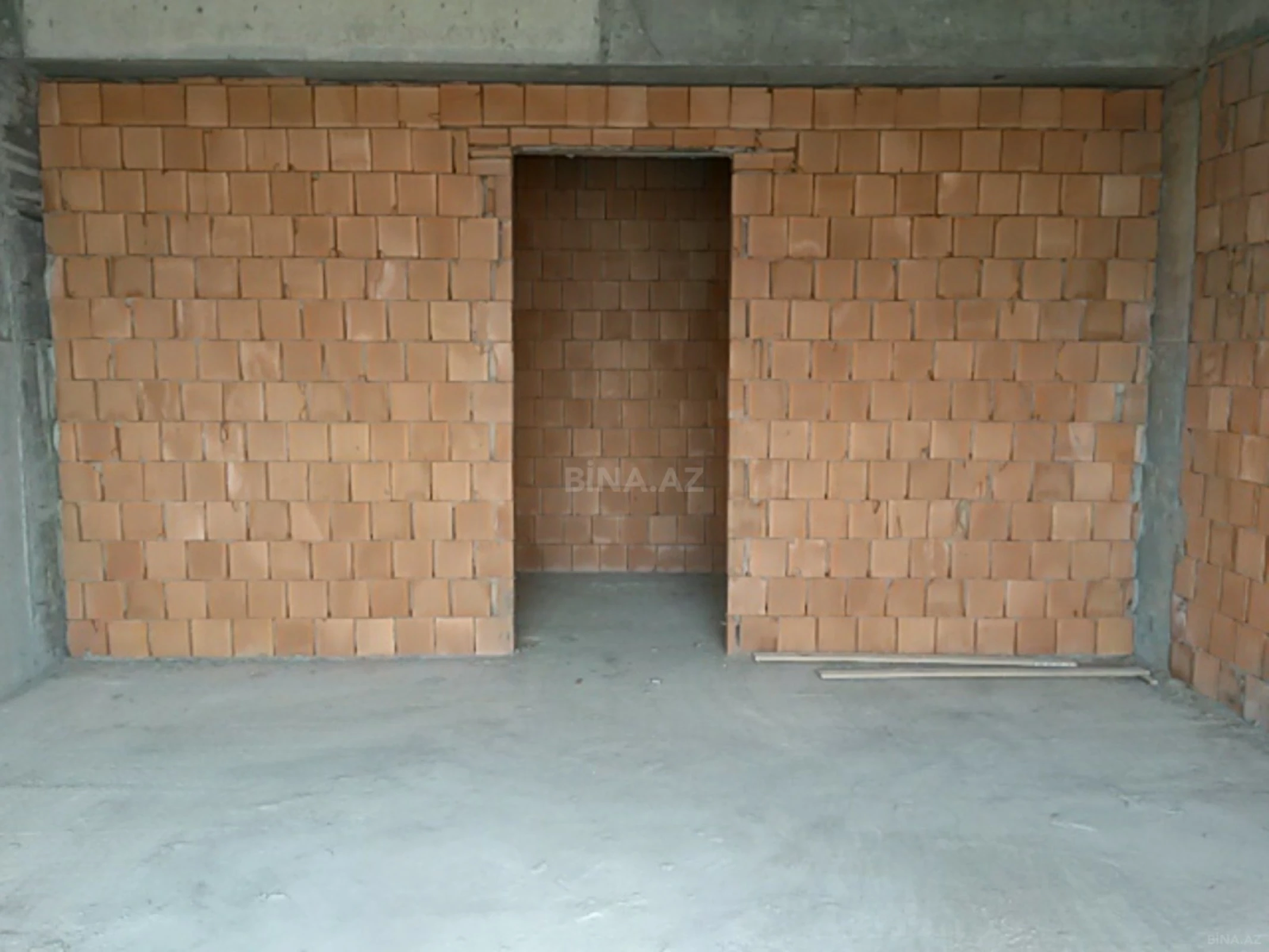 Satılır 3 otaqlı mənzil 163 m²