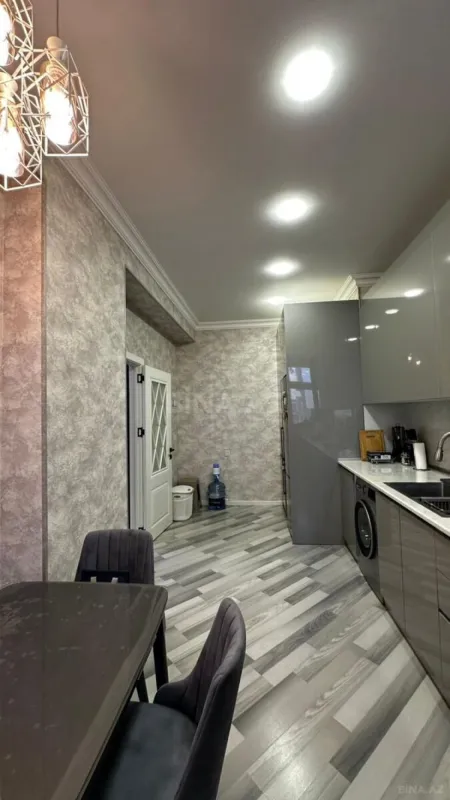 Satılır 2 otaqlı mənzil 88 m²