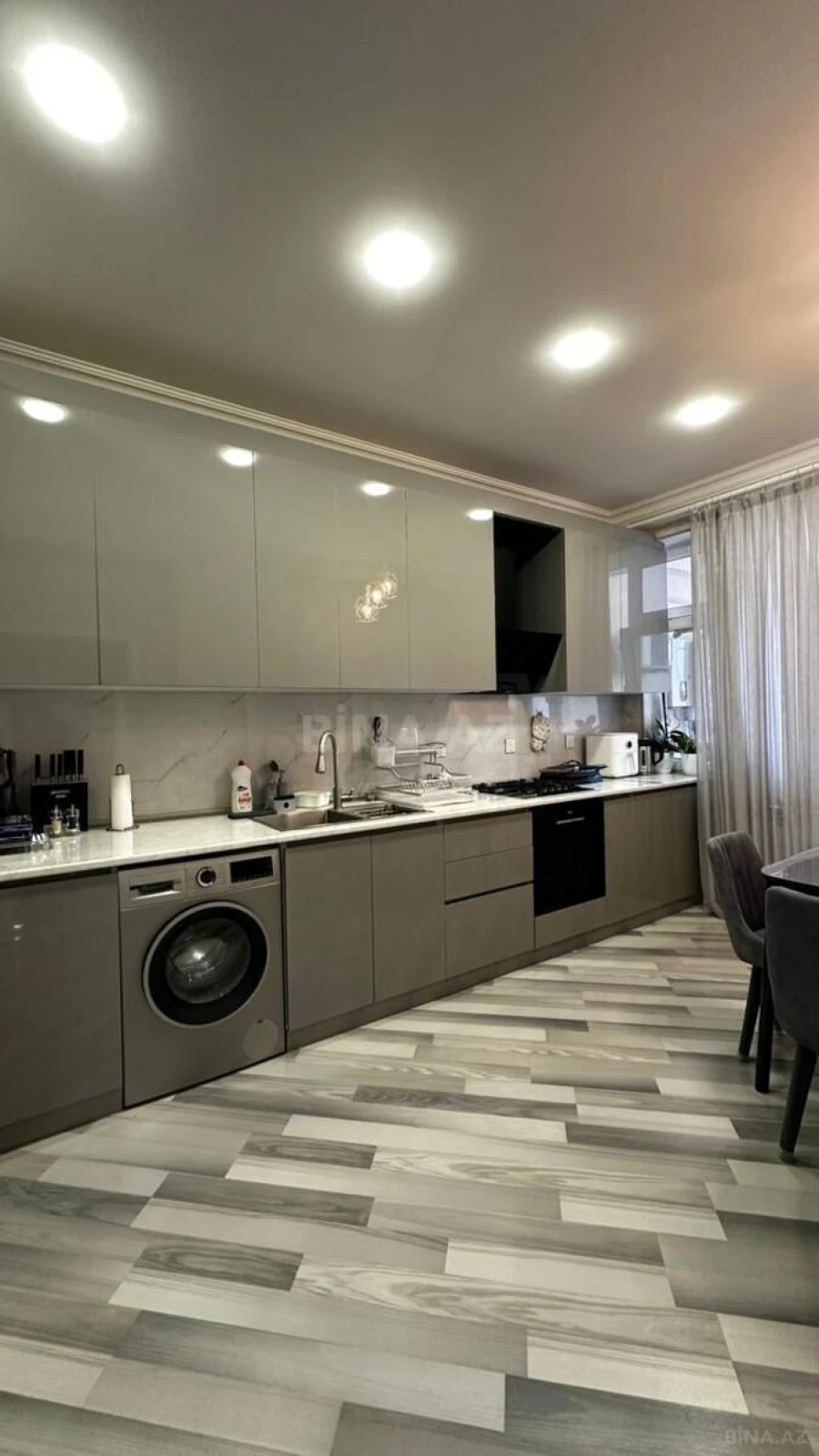 Satılır 2 otaqlı mənzil 88 m²