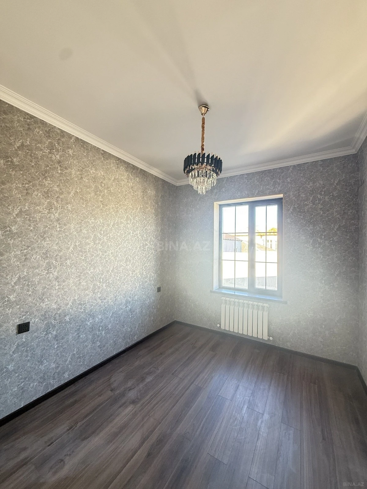 Satılır 4 otaqlı həyət evi 200 m²