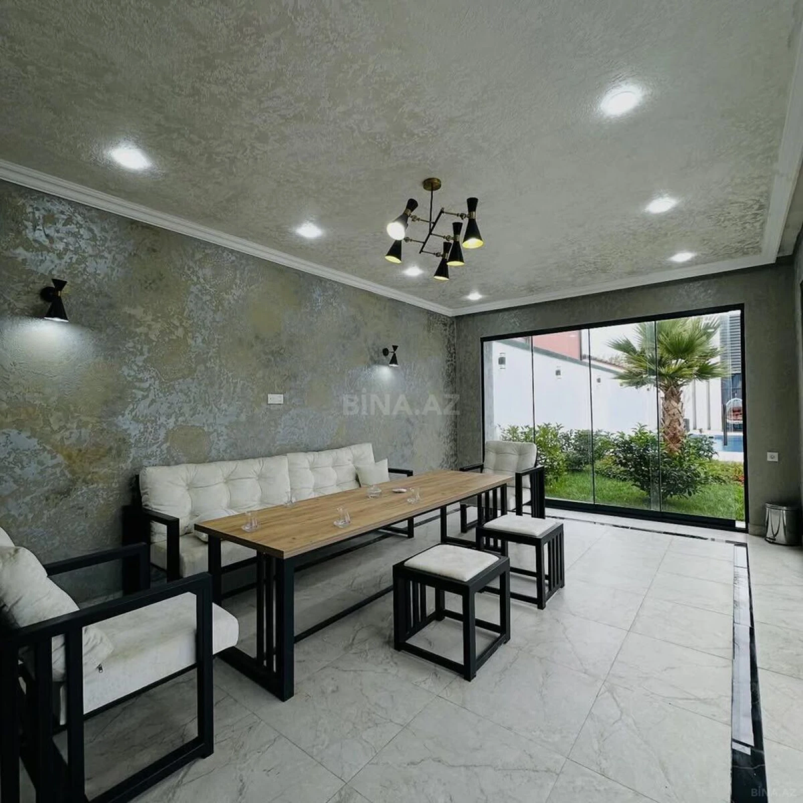 Kirayə verilir 4 otaqlı həyət evi 360 m²