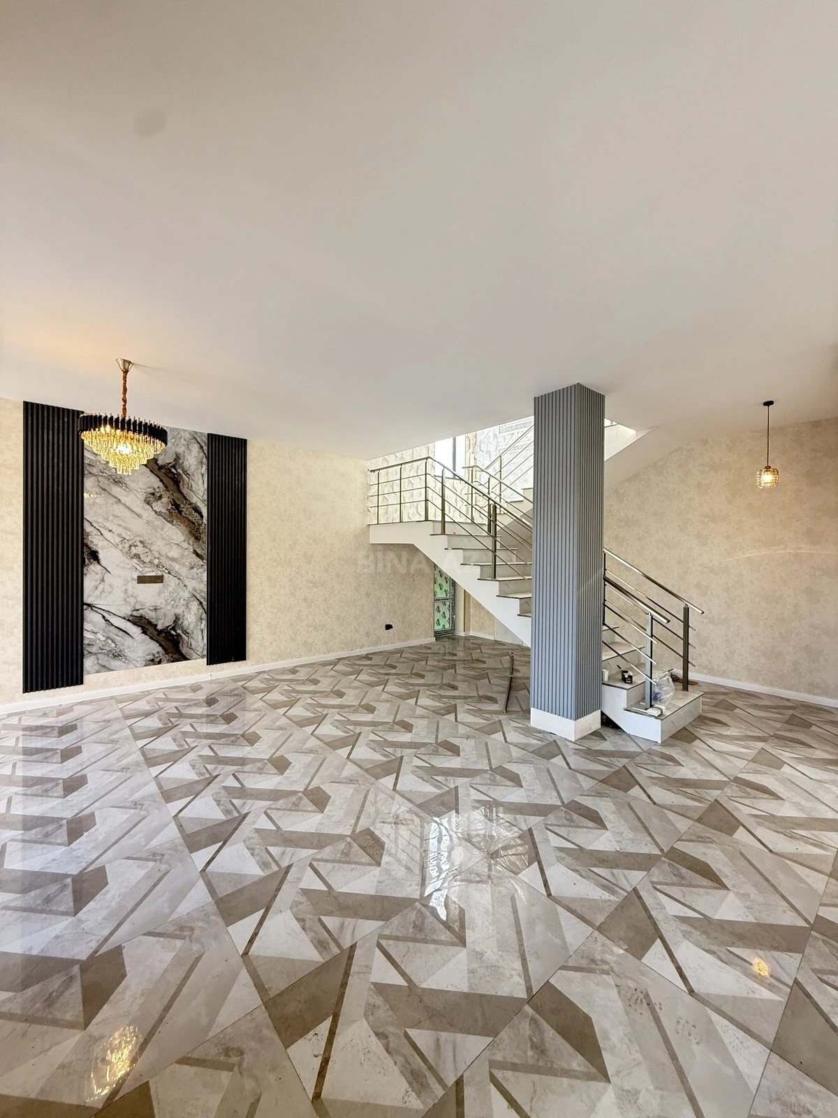 Satılır 4 otaqlı həyət evi 200 m²