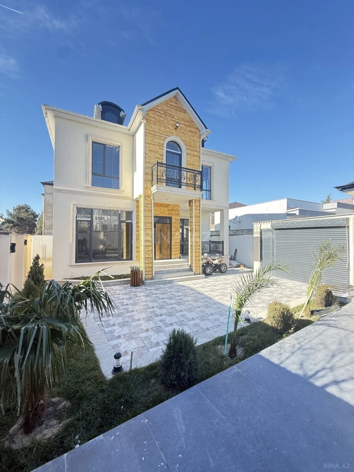 Satılır 4 otaqlı həyət evi 200 m²