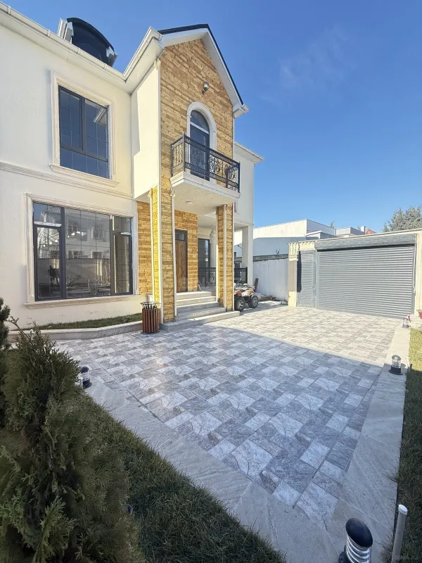Satılır 4 otaqlı həyət evi 200 m²