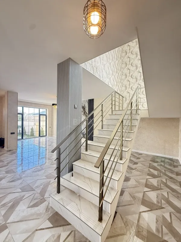 Satılır 4 otaqlı həyət evi 200 m²