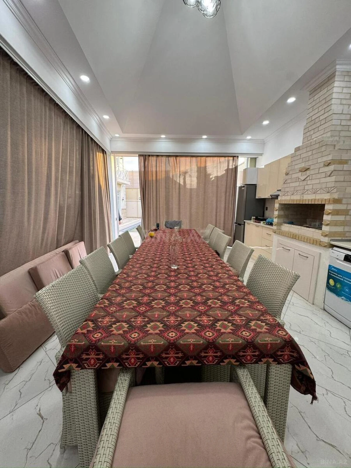 Kirayə verilir 6 otaqlı həyət evi 360 m²