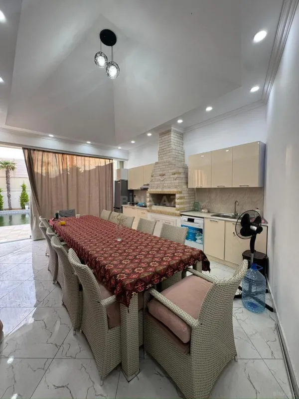 Kirayə verilir 6 otaqlı həyət evi 360 m²