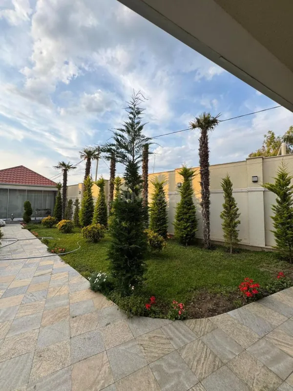 Kirayə verilir 6 otaqlı həyət evi 360 m²