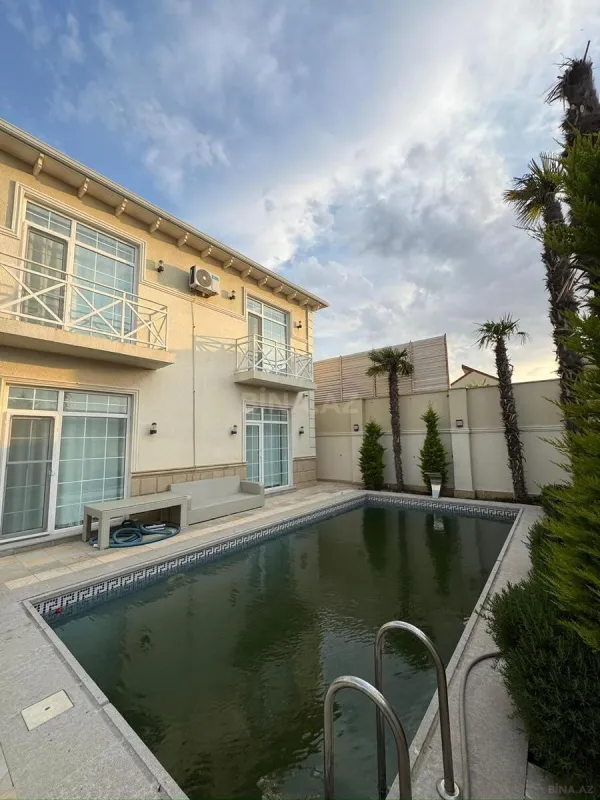 Kirayə verilir 6 otaqlı həyət evi 360 m²