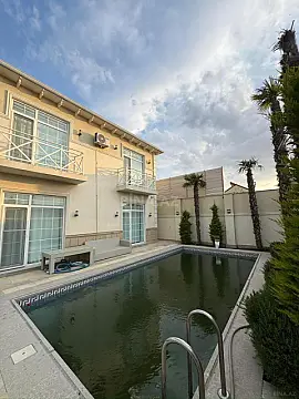 Kirayə verilir 6 otaqlı həyət evi 360 m²