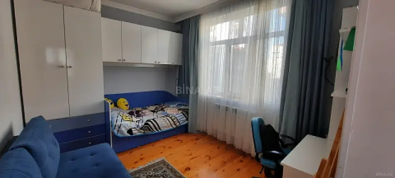 Satılır 4 otaqlı mənzil 120 m²