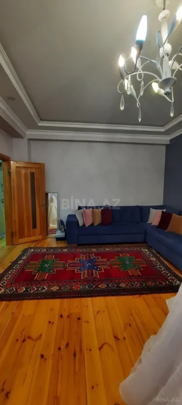 Satılır 4 otaqlı mənzil 120 m²