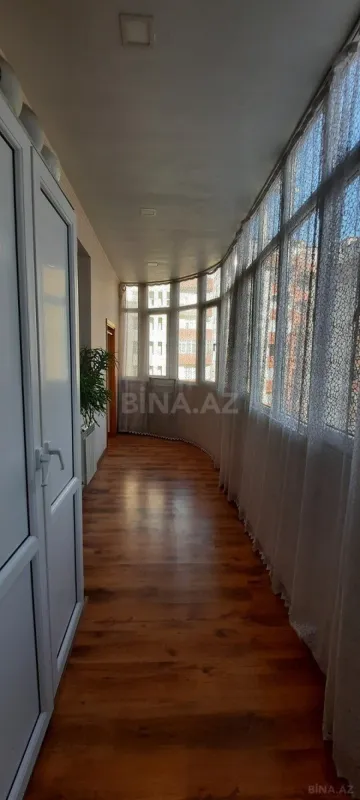 Satılır 4 otaqlı mənzil 120 m²