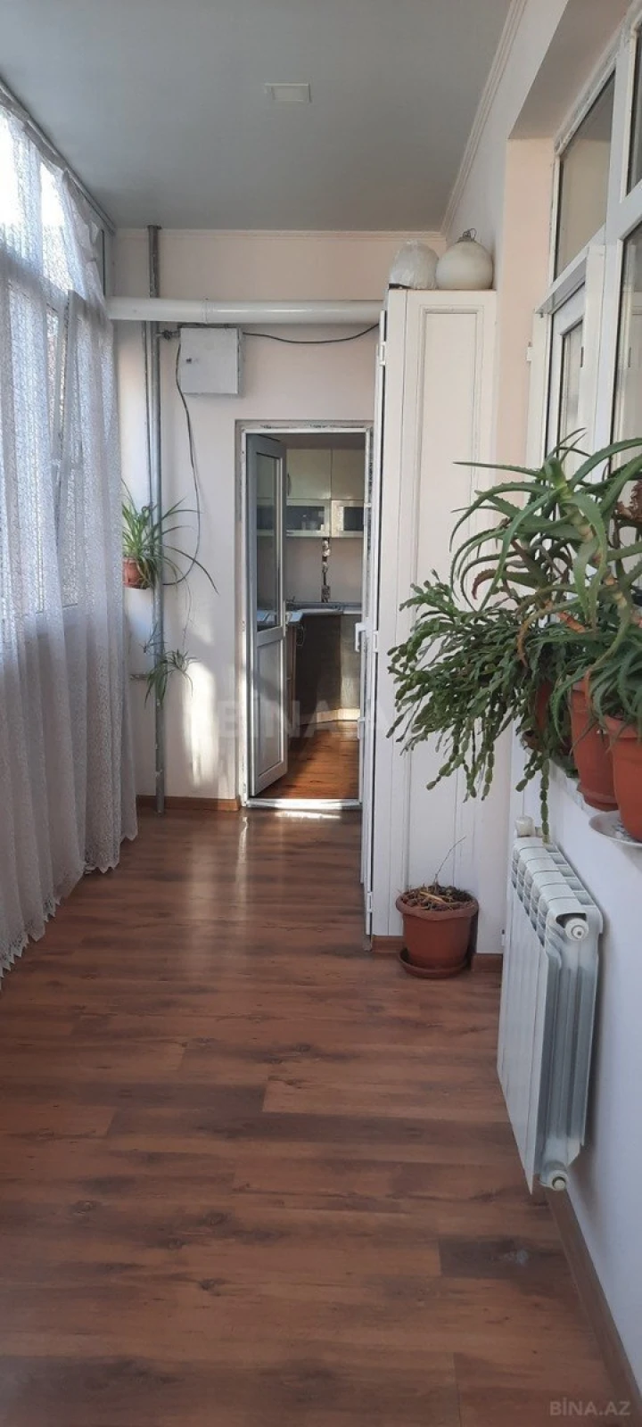 Satılır 4 otaqlı mənzil 120 m²