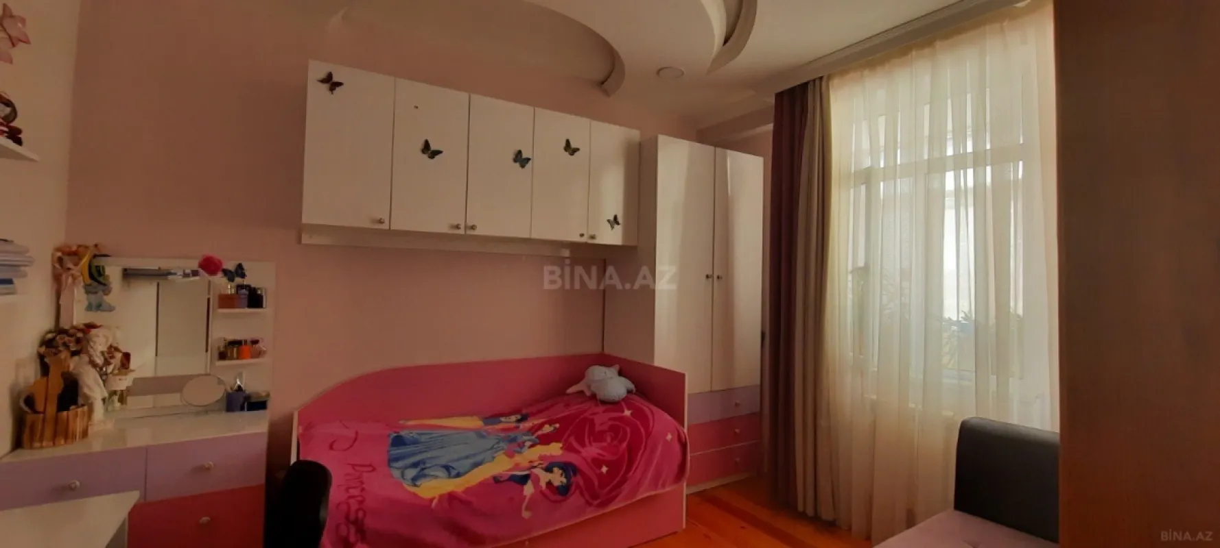 Satılır 4 otaqlı mənzil 120 m²