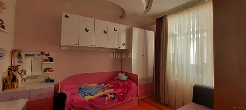 Satılır 4 otaqlı mənzil 120 m²