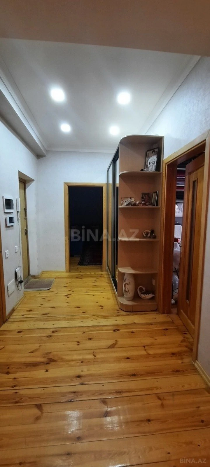 Satılır 4 otaqlı mənzil 120 m²