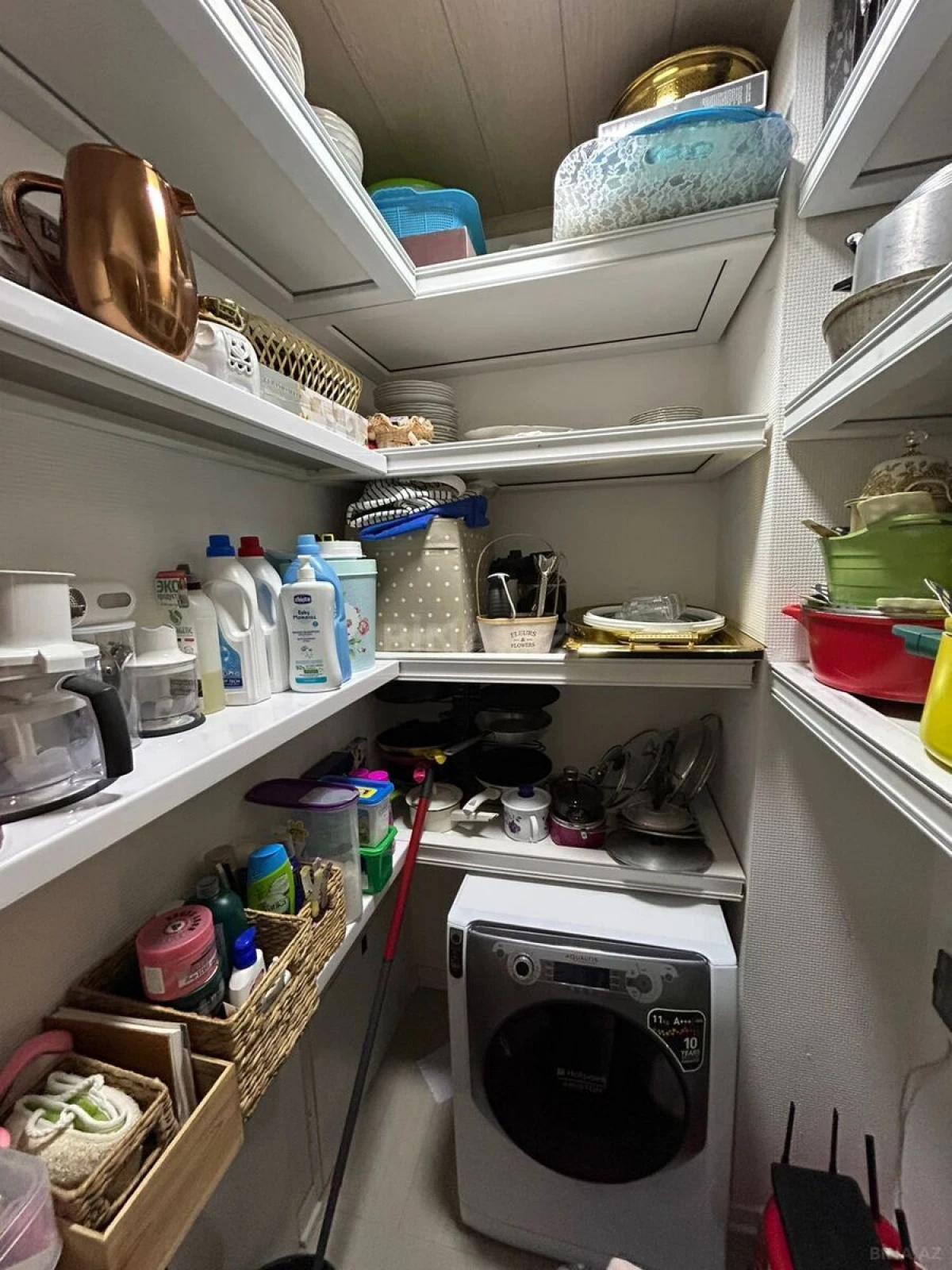 Satılır 5 otaqlı mənzil 240 m²