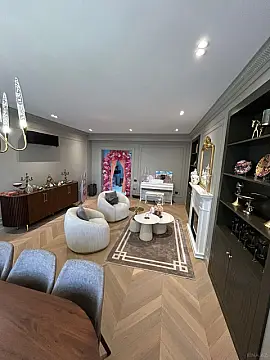 Satılır 5 otaqlı mənzil 240 m²