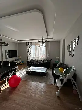 Satılır 5 otaqlı mənzil 240 m²