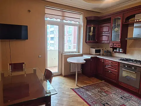 Kirayə verilir 3 otaqlı mənzil 148 m² — Bakı, Sahil qəs. 3 otaq 148.00 m²