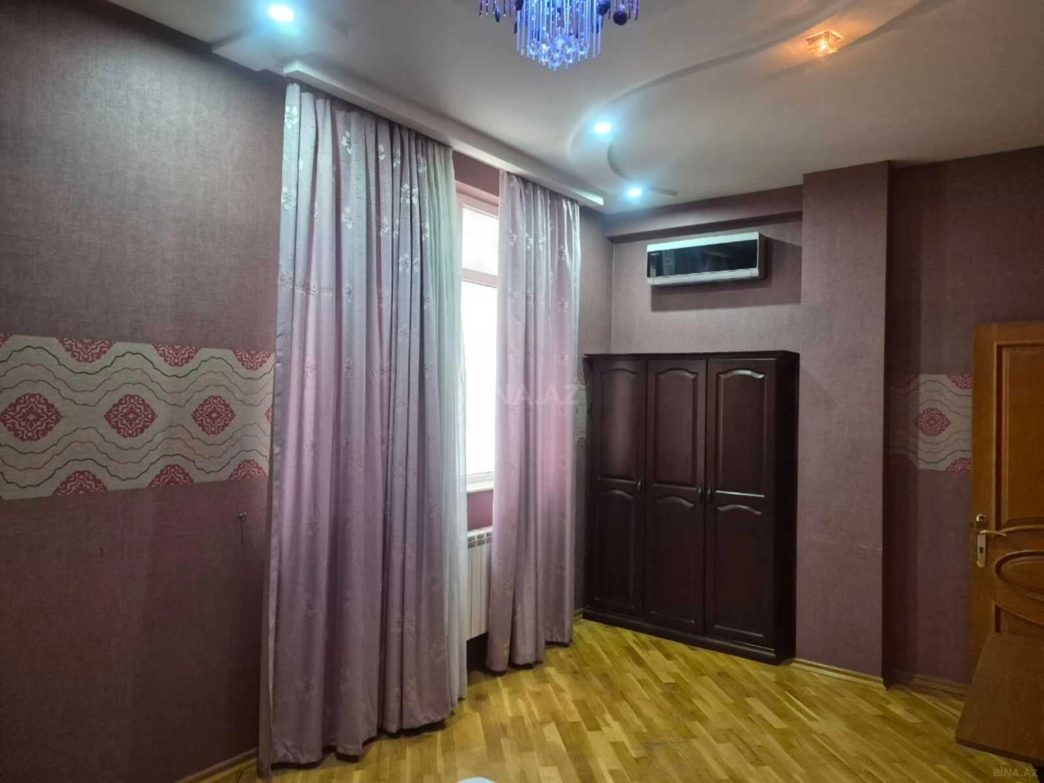 Kirayə verilir 3 otaqlı mənzil 148 m²