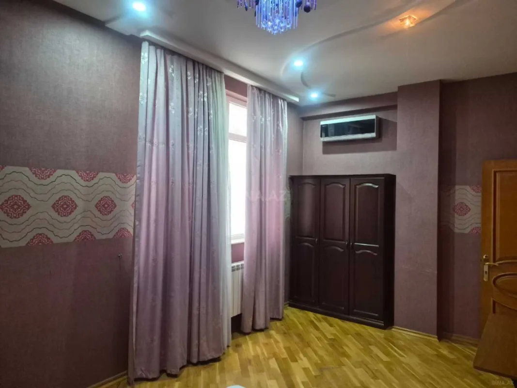 Kirayə verilir 3 otaqlı mənzil 148 m²